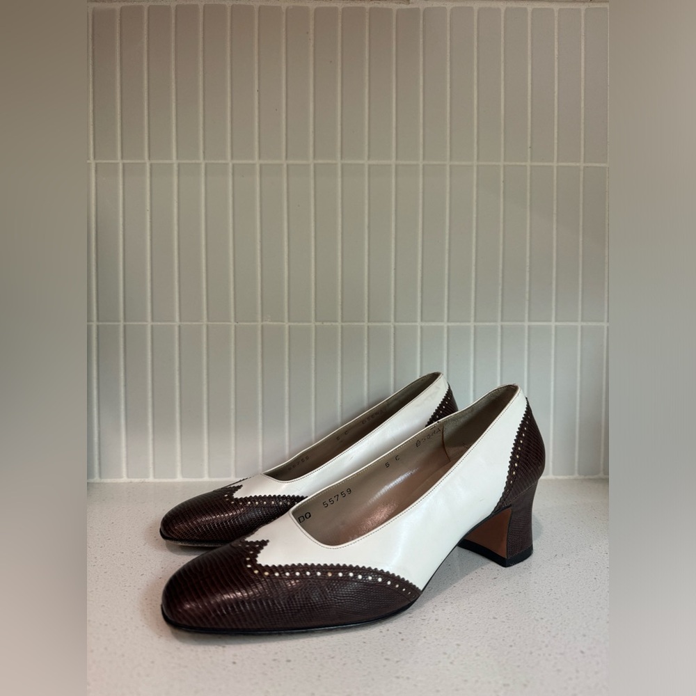 SALVATORE FERRAGAMO Block Heel Wing Tip Pump Heel Sz 5